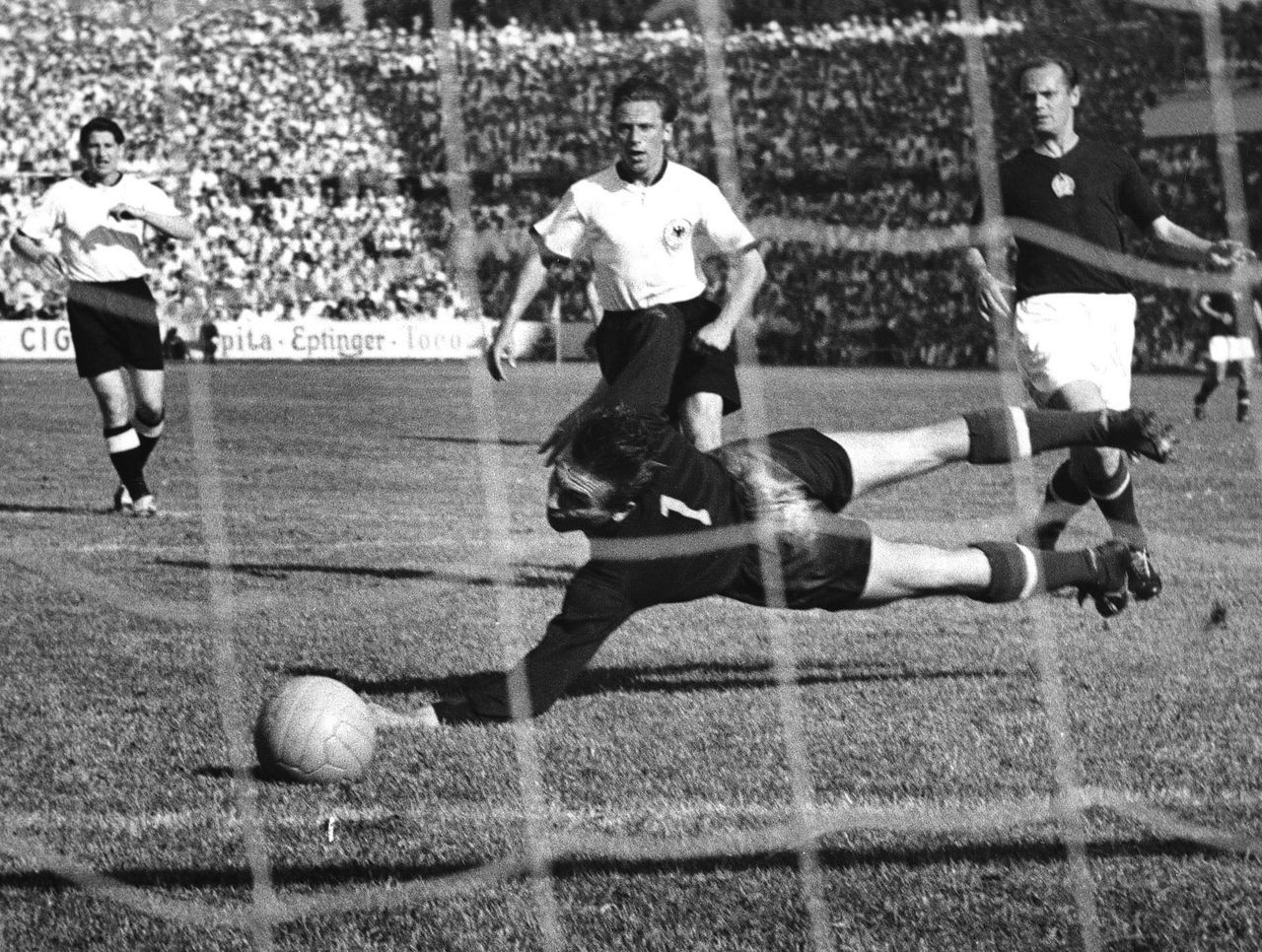 WEST GERMANY – HUNGARY 3-2