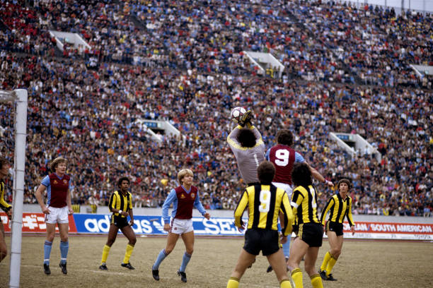 PENAROL – ASTON VILLA 2-0